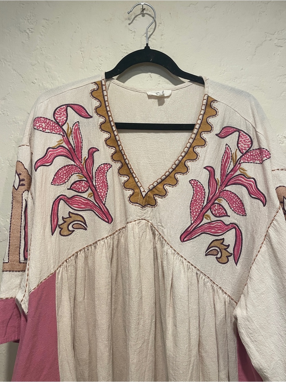 EASEL Boho Embroidered V-Neck Women’s Tunic Dress in Cream Apricot and Pink Larg - Picture 2 of 12